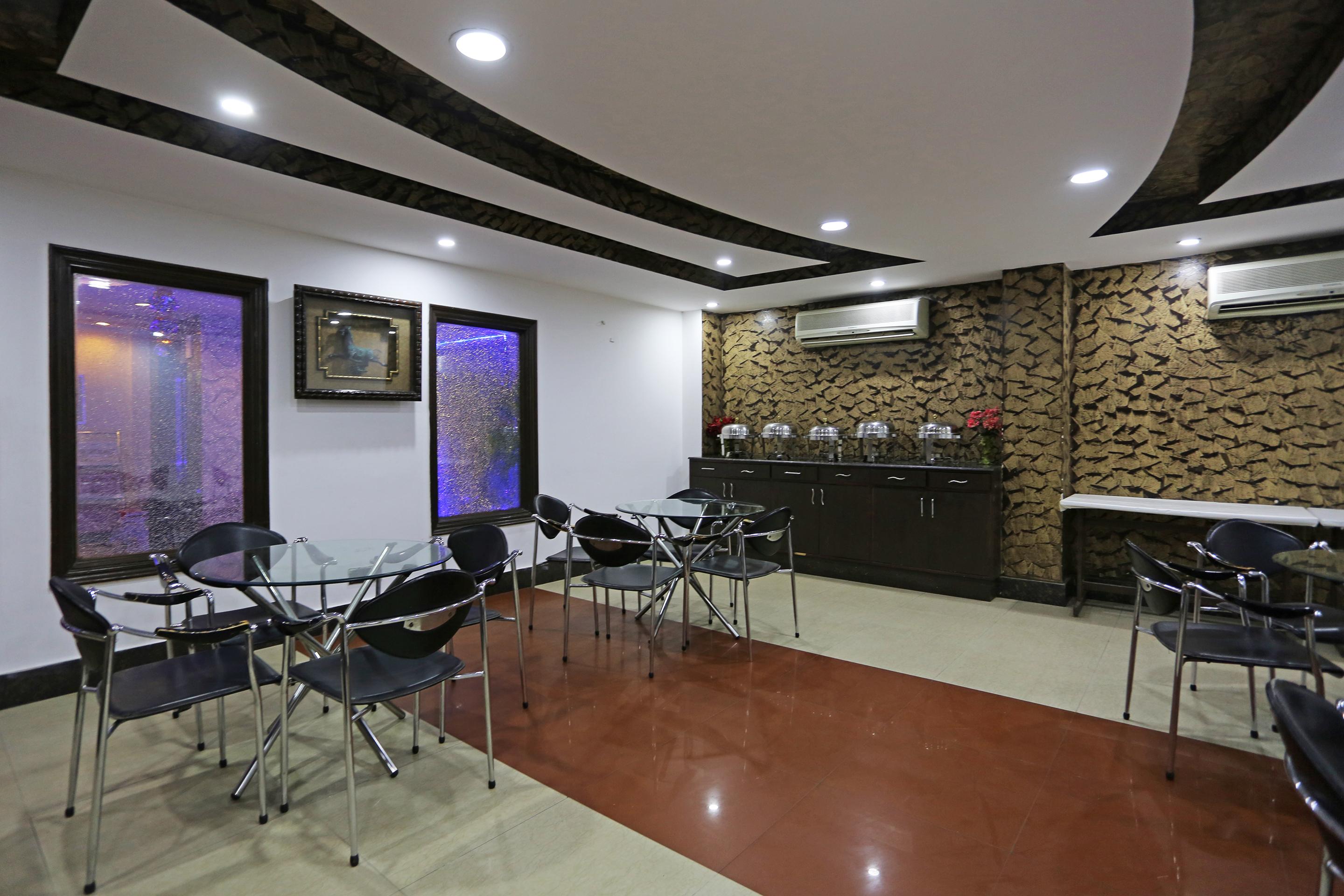 Oyo 337 Hotel Anand Делхи Екстериор снимка