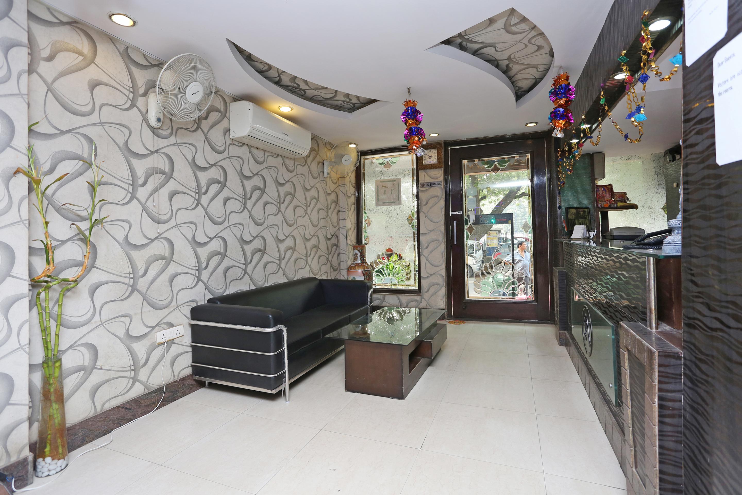 Oyo 337 Hotel Anand Делхи Екстериор снимка