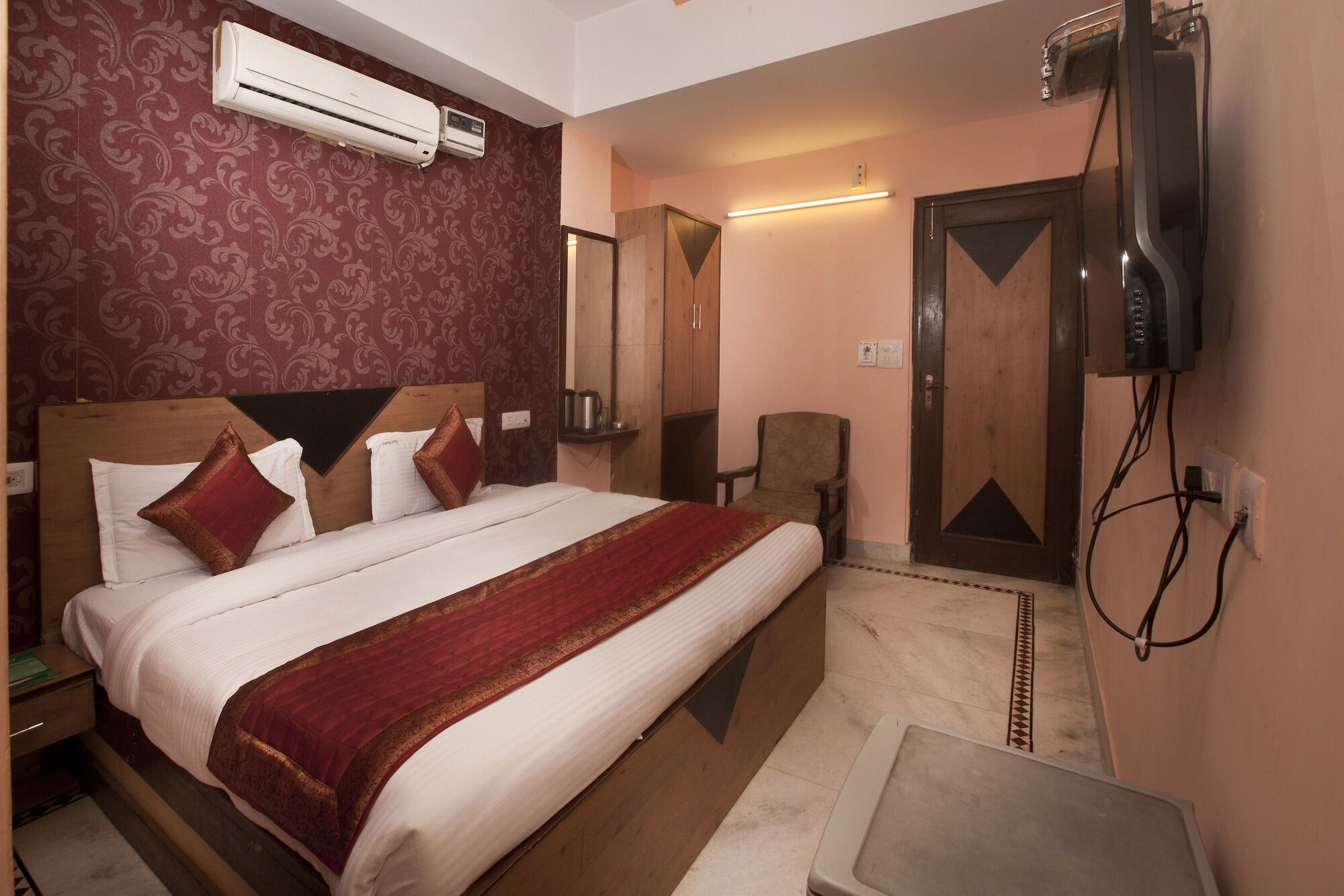 Oyo 337 Hotel Anand Делхи Екстериор снимка