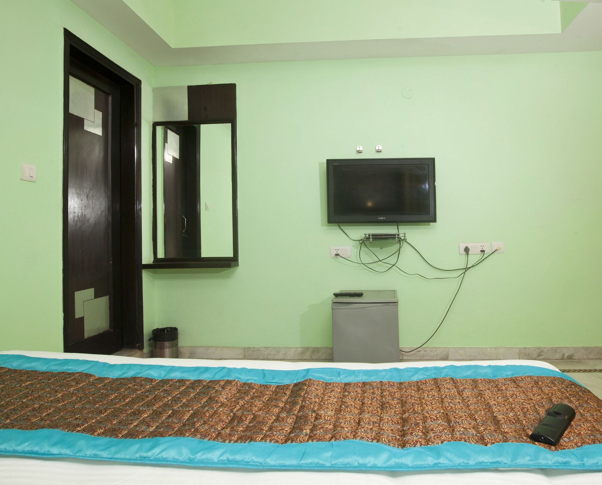 Oyo 337 Hotel Anand Делхи Екстериор снимка