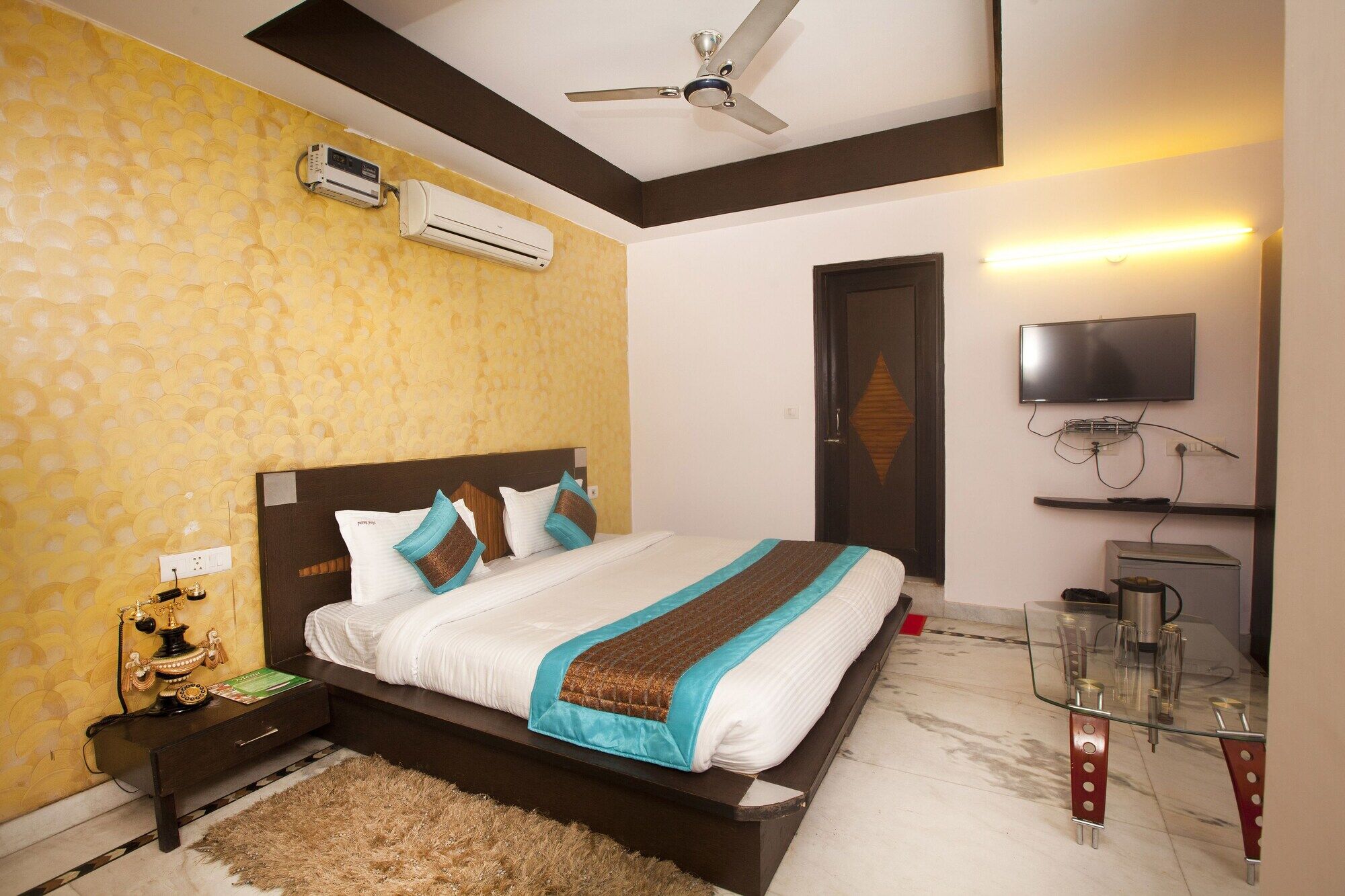 Oyo 337 Hotel Anand Делхи Екстериор снимка