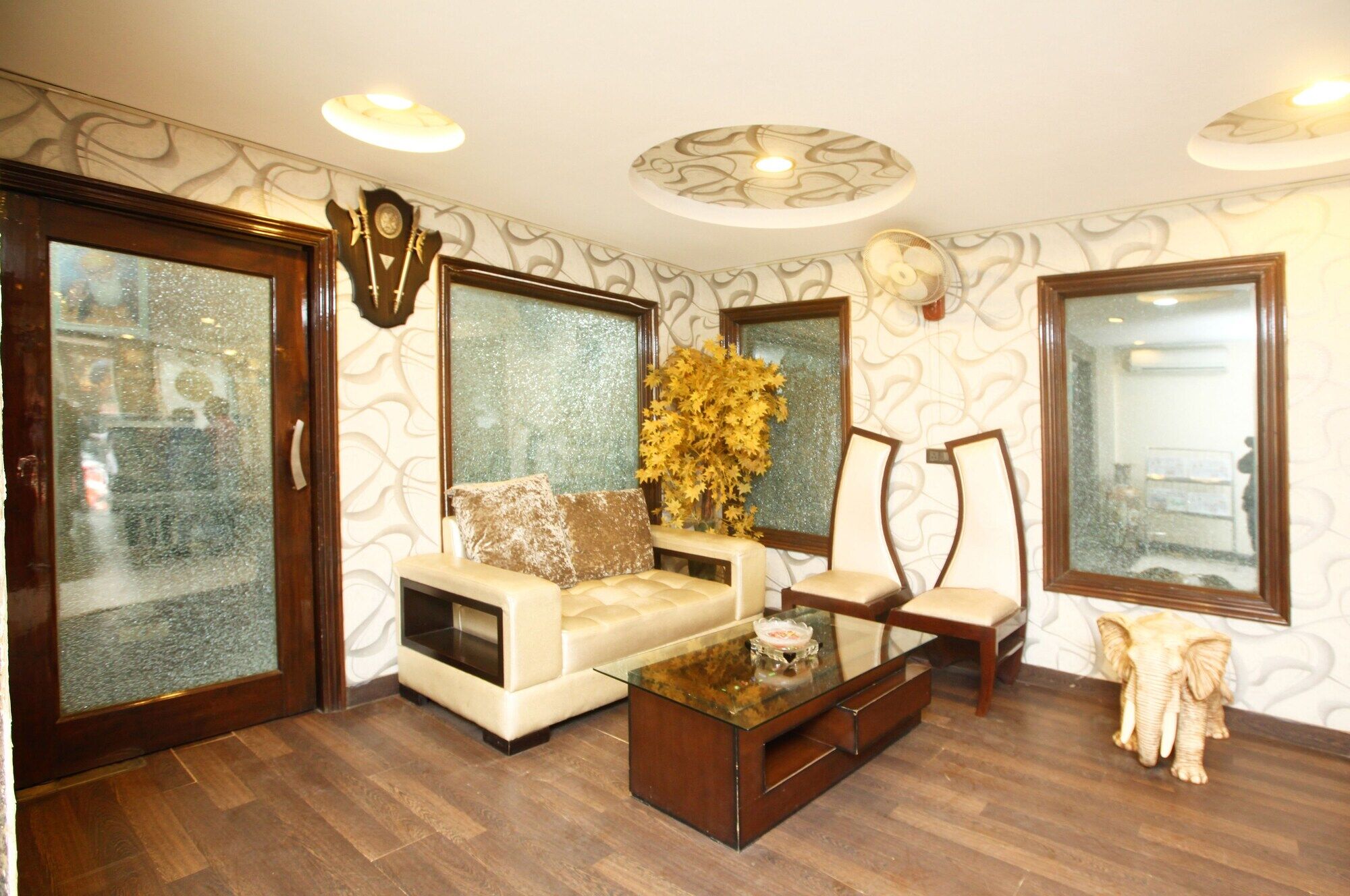 Oyo 337 Hotel Anand Делхи Екстериор снимка