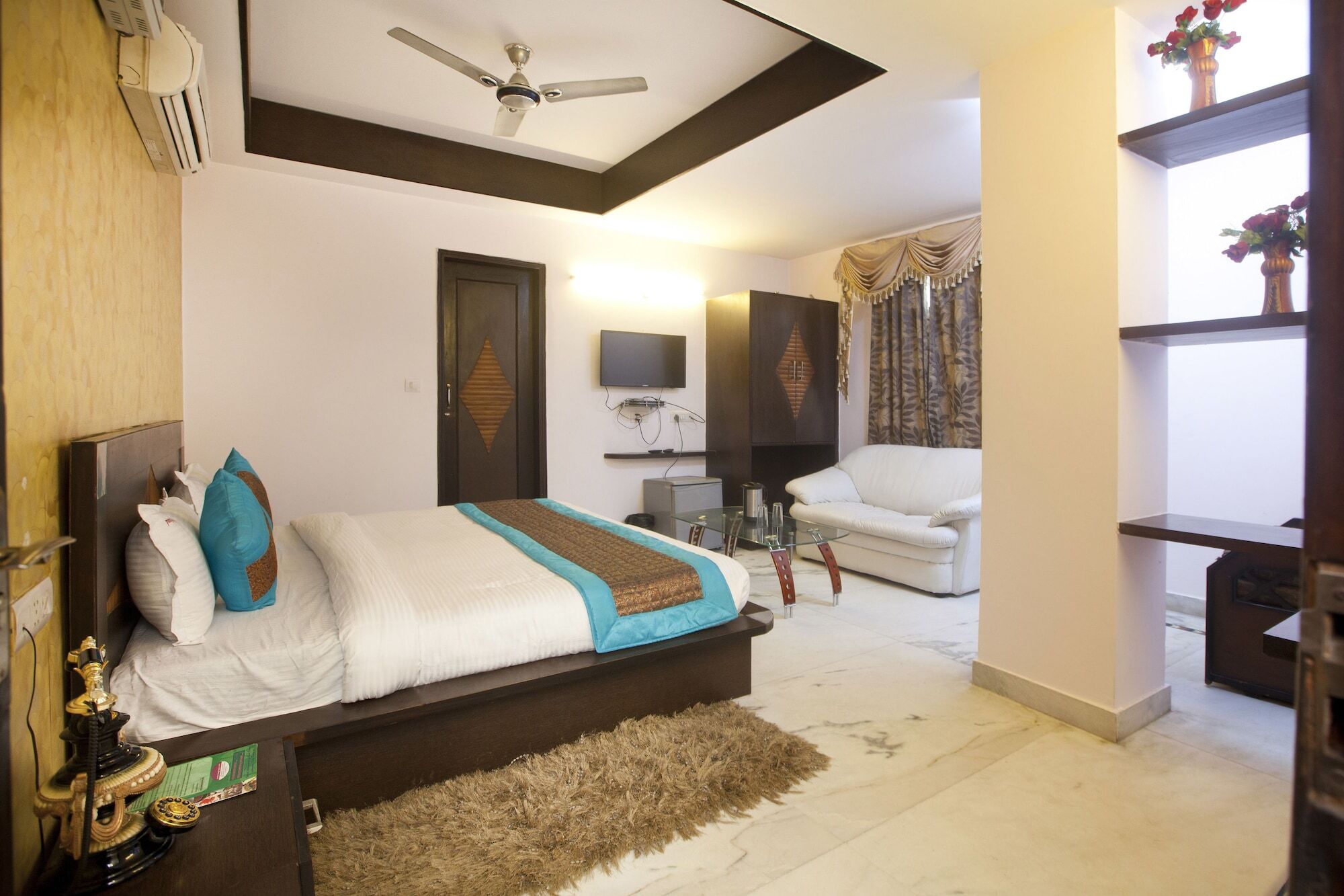 Oyo 337 Hotel Anand Делхи Екстериор снимка